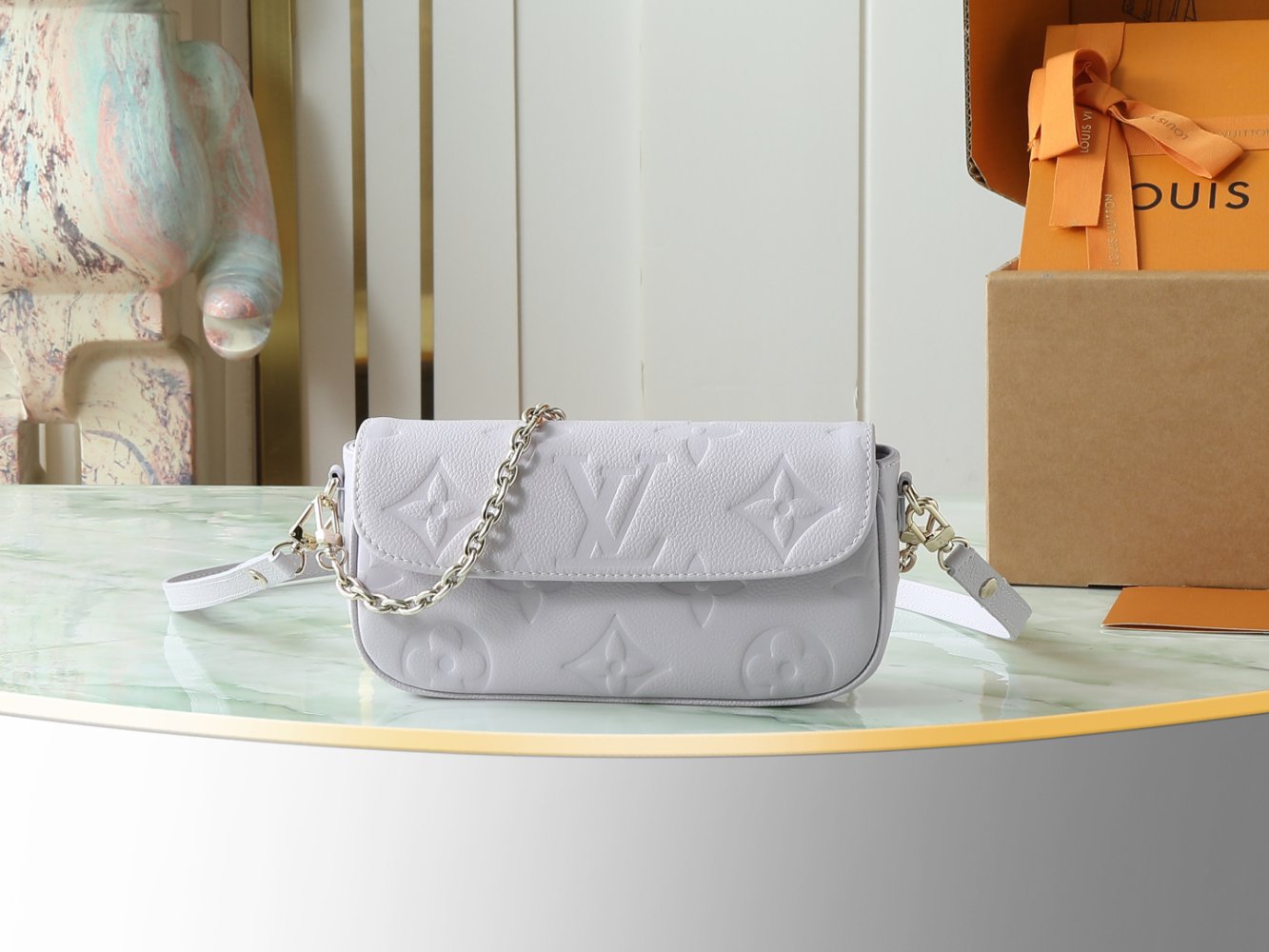 Сумка кожаная Wallet on Chain Ivy 23 см