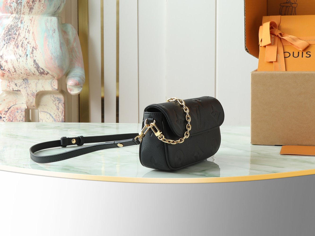 Сумка кожаная Wallet on Chain Ivy 23 см фото 2