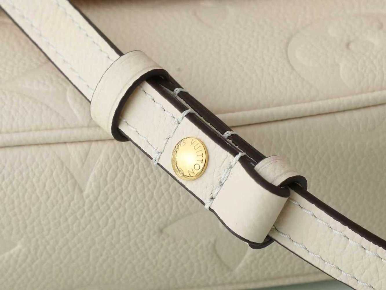 Сумка шкіряна Wallet on Chain Ivy 23 см фото 6