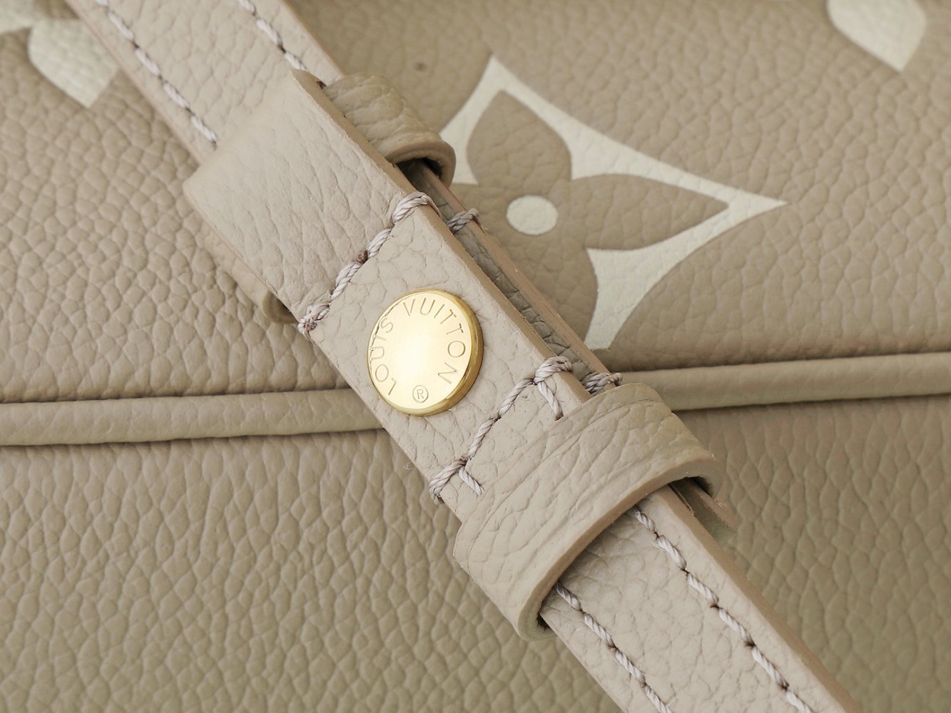 Сумка кожаная Wallet on Chain Ivy 23 см фото 6