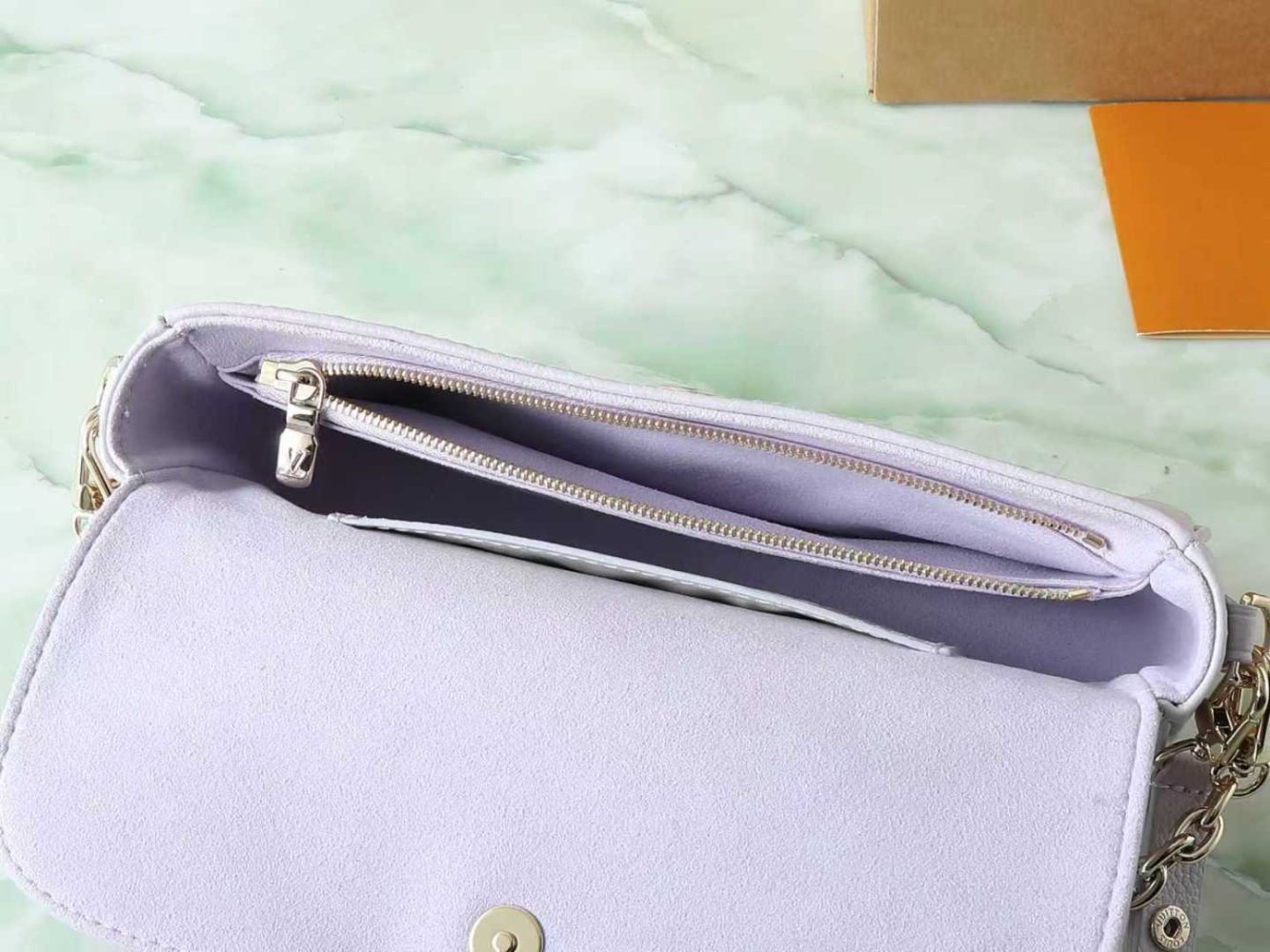 Сумка кожаная Wallet on Chain Ivy 23 см фото 8