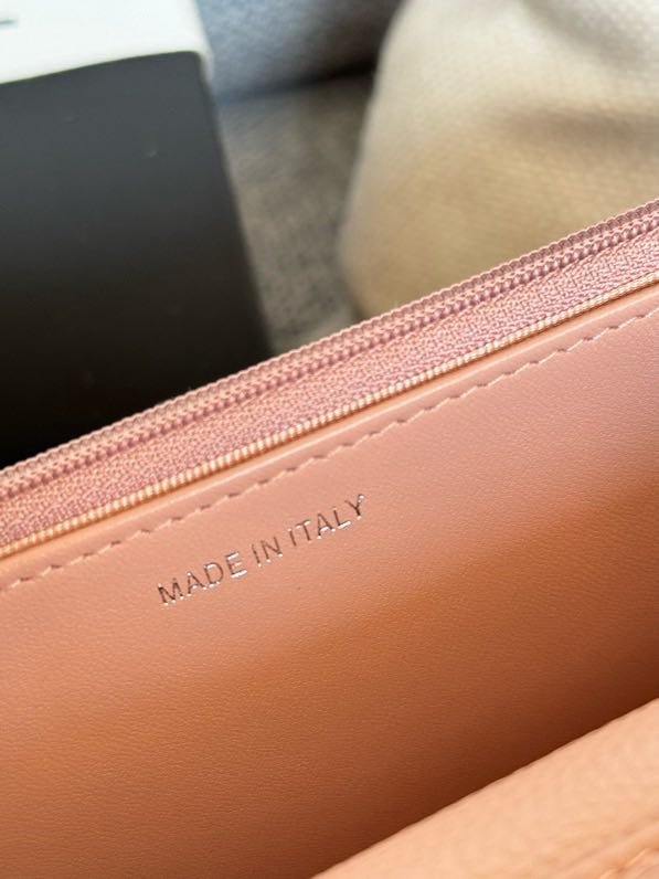 A bag leather women's 19 cm фото 2