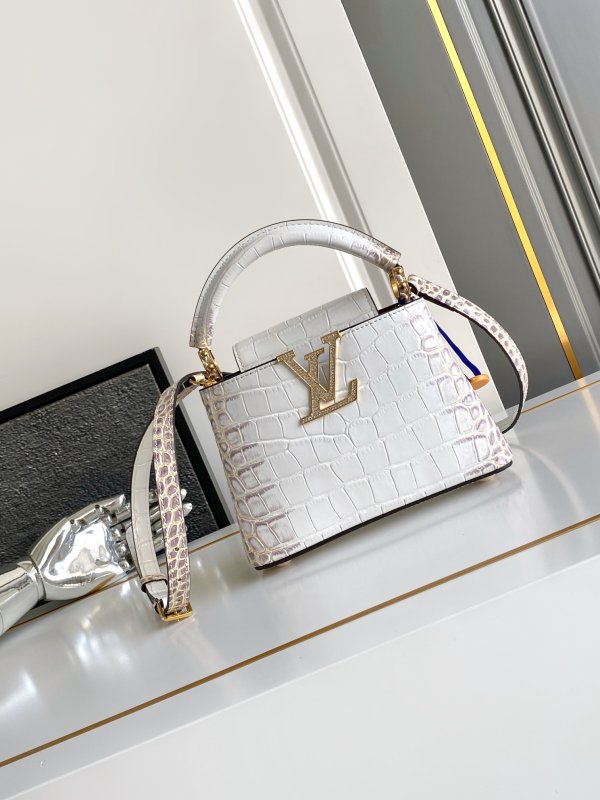 Сумка кожаная женская Capucines 21 см гималайский крокодил