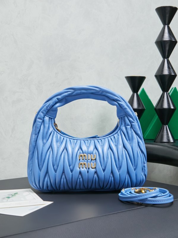 A bag кроссбоди Miu Wander 20 cm