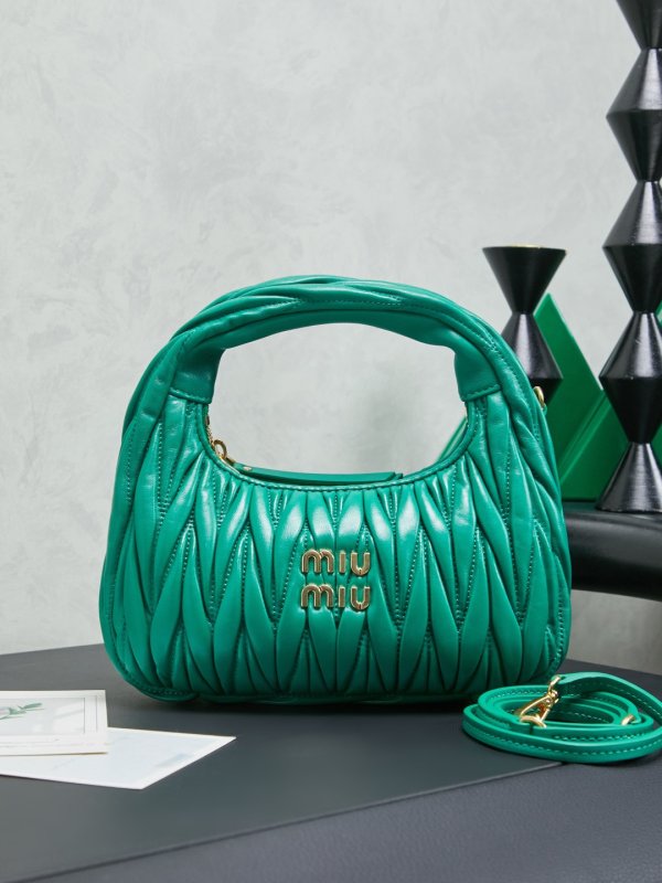 A bag кроссбоди Miu Wander 20 cm