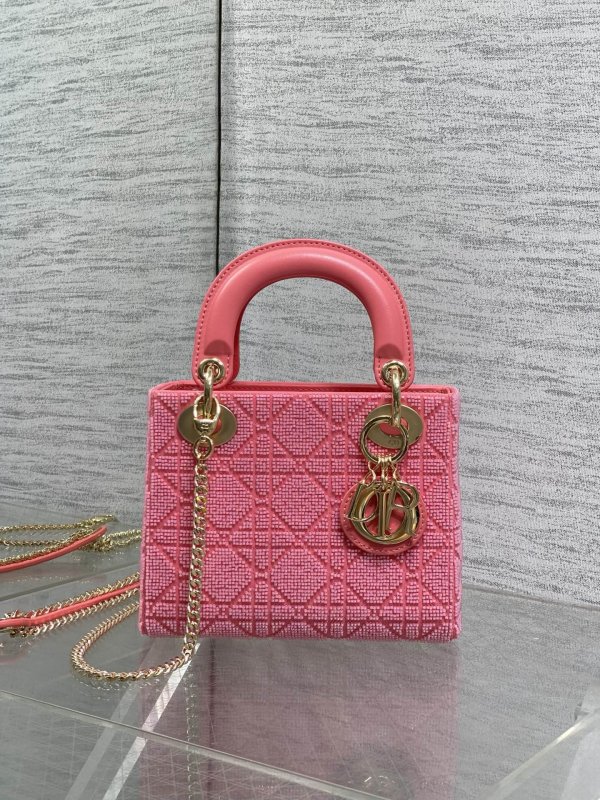 Сумка Lady Dior 17 см с вышивкой в виде узора «Каннаж», выполненной микробисером
