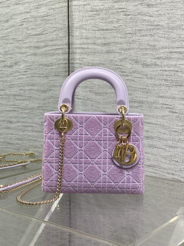 Сумка Lady Dior 17 см с вышивкой в виде узора «Каннаж», выполненной микробисером