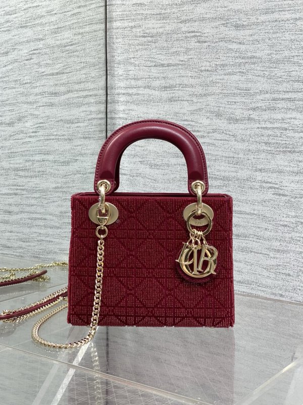 Сумка Lady Dior 17 см с вышивкой в виде узора «Каннаж», выполненной микробисером