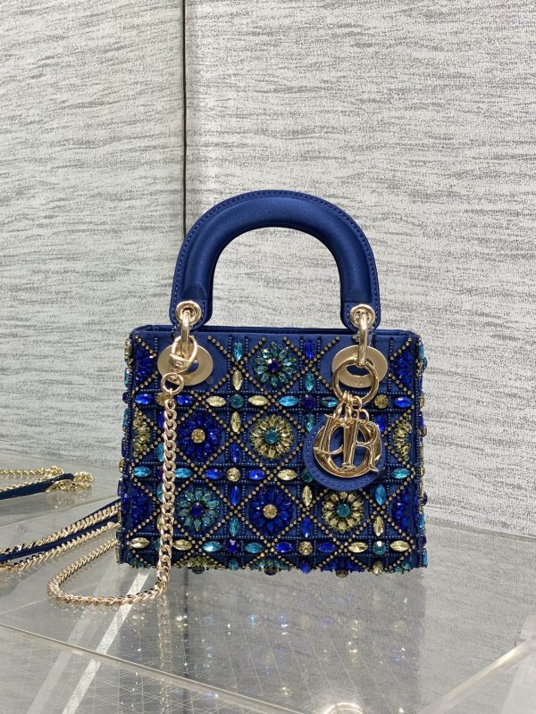 Сумка Lady Dior 17 см украшенная бисером Limited Edition
