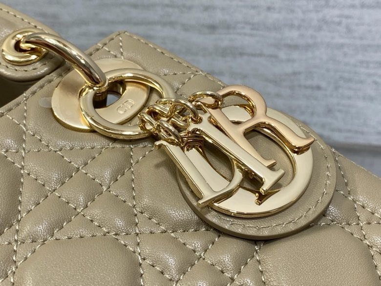 Сумка Lady Dior кожаная 17 см фото 6