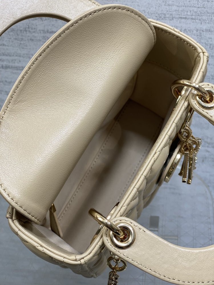 Сумка Lady Dior кожаная 17 см фото 8