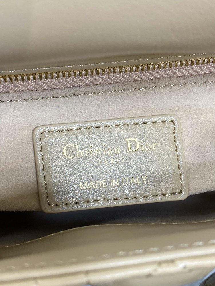 Сумка Lady Dior кожаная 17 см фото 9