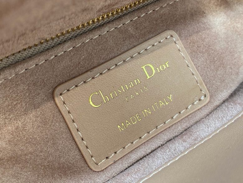 Сумка Lady Dior кожаная 17 см фото 9