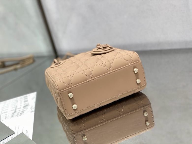 Сумка Lady Dior кожаная 17 см фото 9