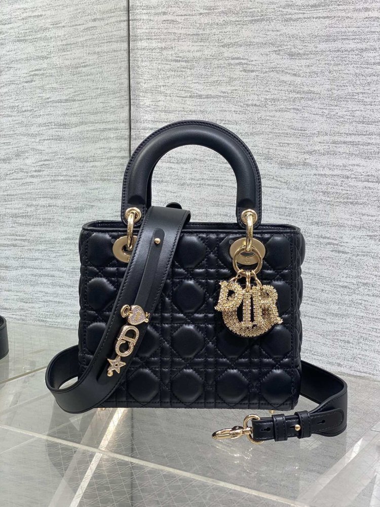 Сумка Lady Dior кожаная 20 см