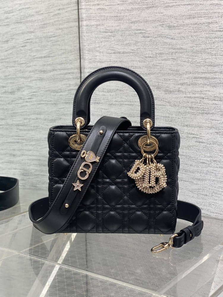 Сумка Lady Dior кожаная 20 см