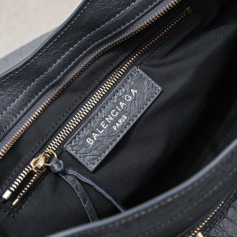 Сумка Le City Medium кожаная 38 см фото 4