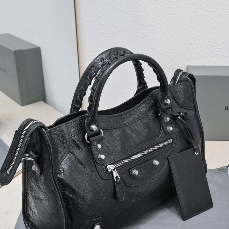 Сумка Le City Medium кожаная 38 см фото 6