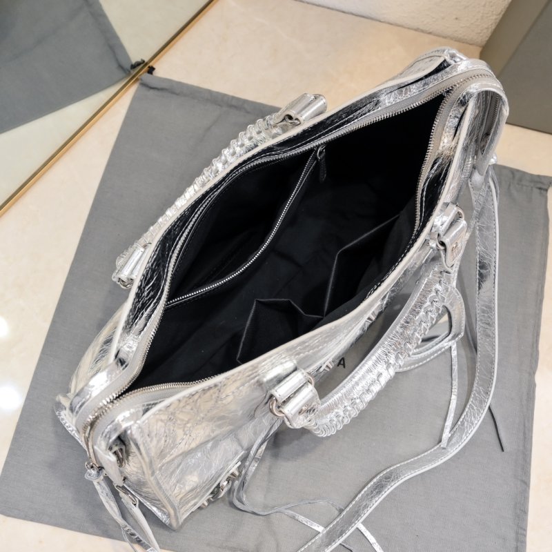 Сумка Le City Medium кожаная 38 см фото 7