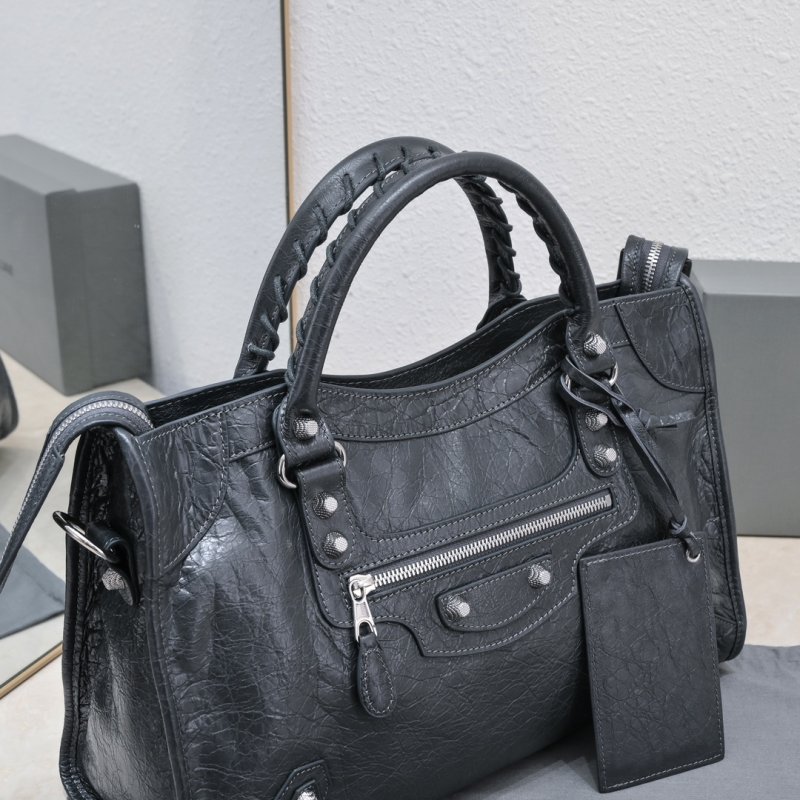 Сумка Le City Medium кожаная 38 см фото 7