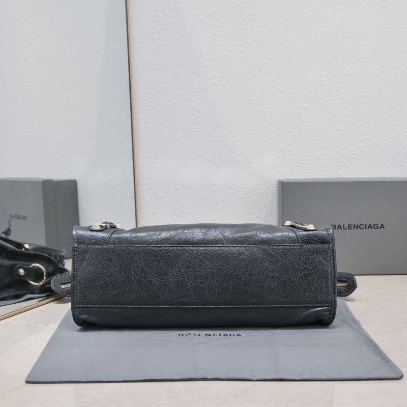 Сумка Le City Medium кожаная 38 см фото 8