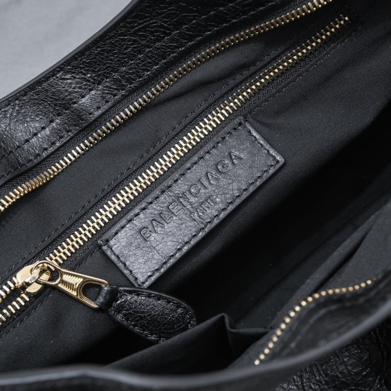 Сумка Le City Medium кожаная 38 см фото 8