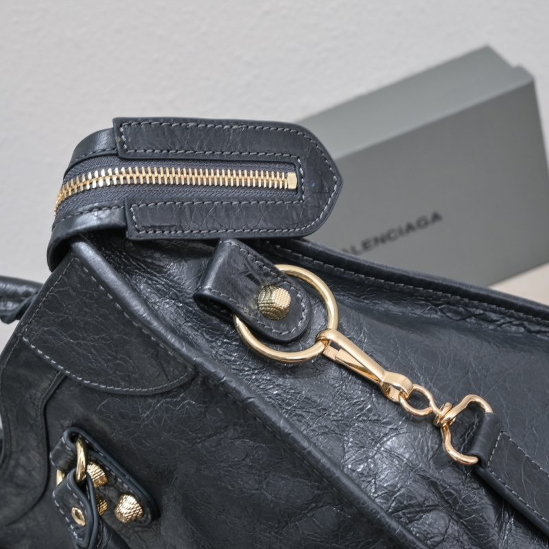 Сумка Le City Medium кожаная 38 см фото 9