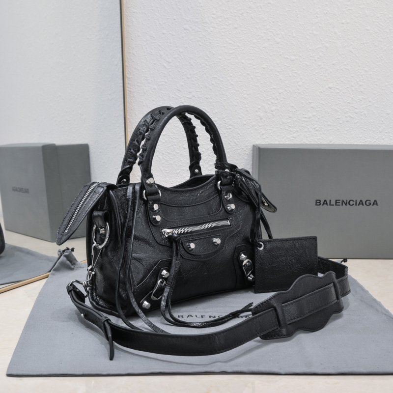 Сумка Le City Mini кожаная 24 см фото 2