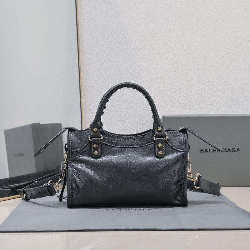 Сумка Le City Mini кожаная 24 см фото 3