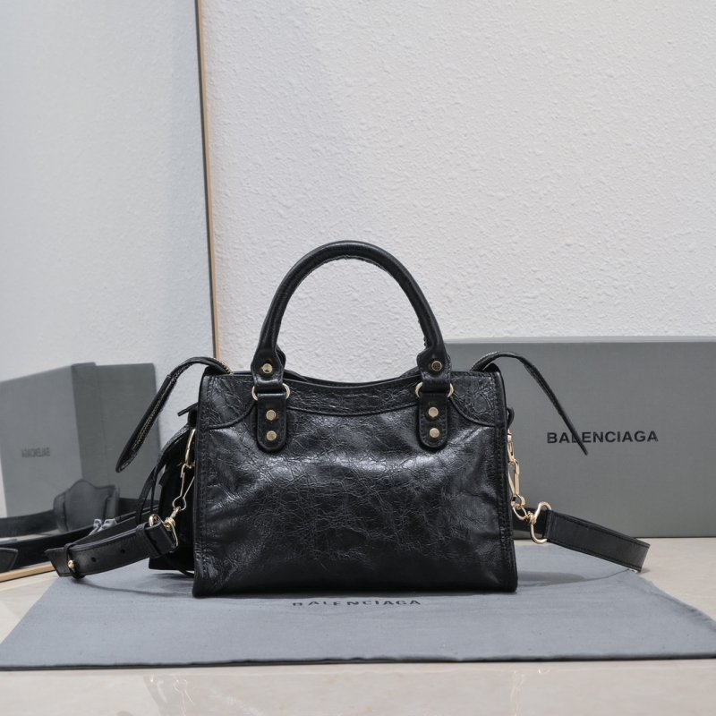 Сумка Le City Mini кожаная 24 см фото 3