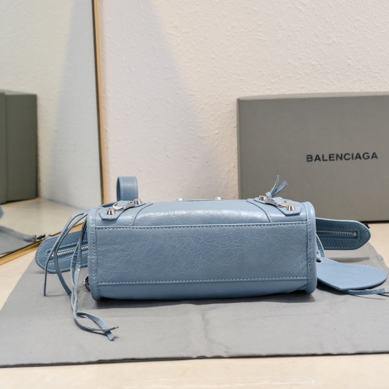 Сумка Le City Mini кожаная 24 см фото 4