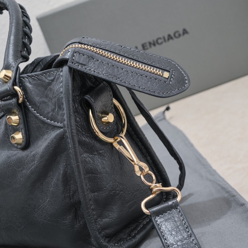 Сумка Le City Mini кожаная 24 см фото 4