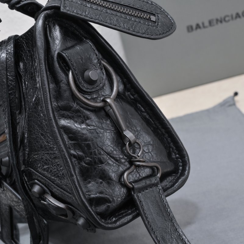 Сумка Le City Mini кожаная 24 см фото 5