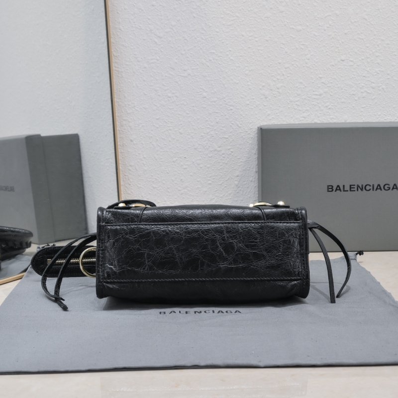 Сумка Le City Mini кожаная 24 см фото 5