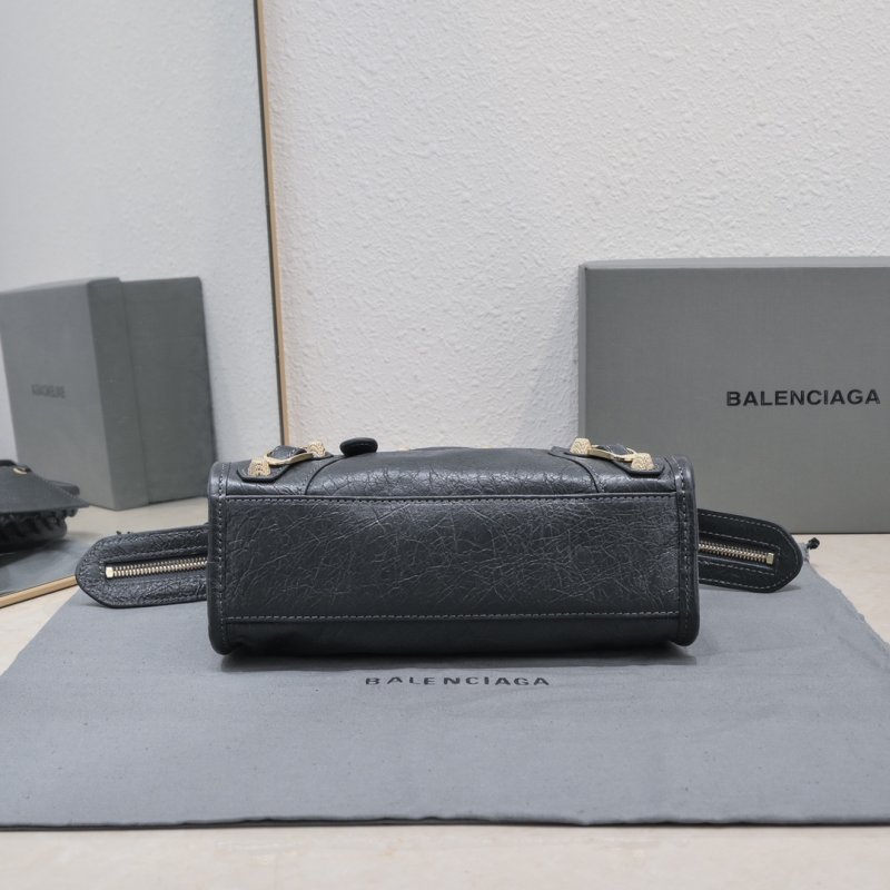 Сумка Le City Mini кожаная 24 см фото 6