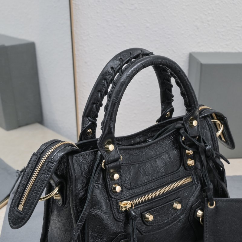 Сумка Le City Mini кожаная 24 см фото 6