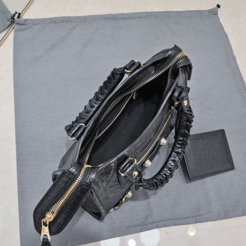 Сумка Le City Mini кожаная 24 см фото 7