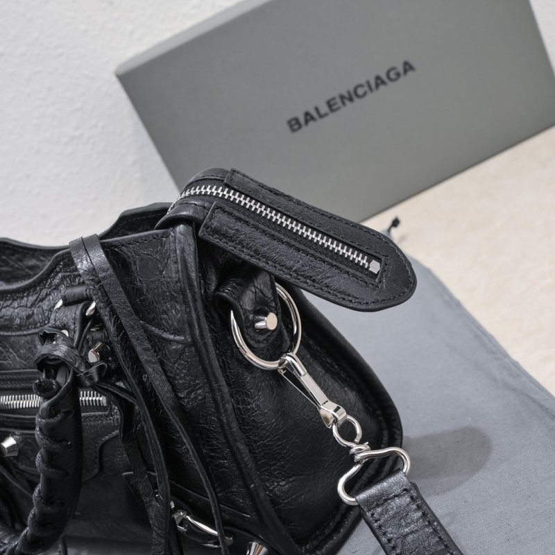 Сумка Le City Mini кожаная 24 см фото 7