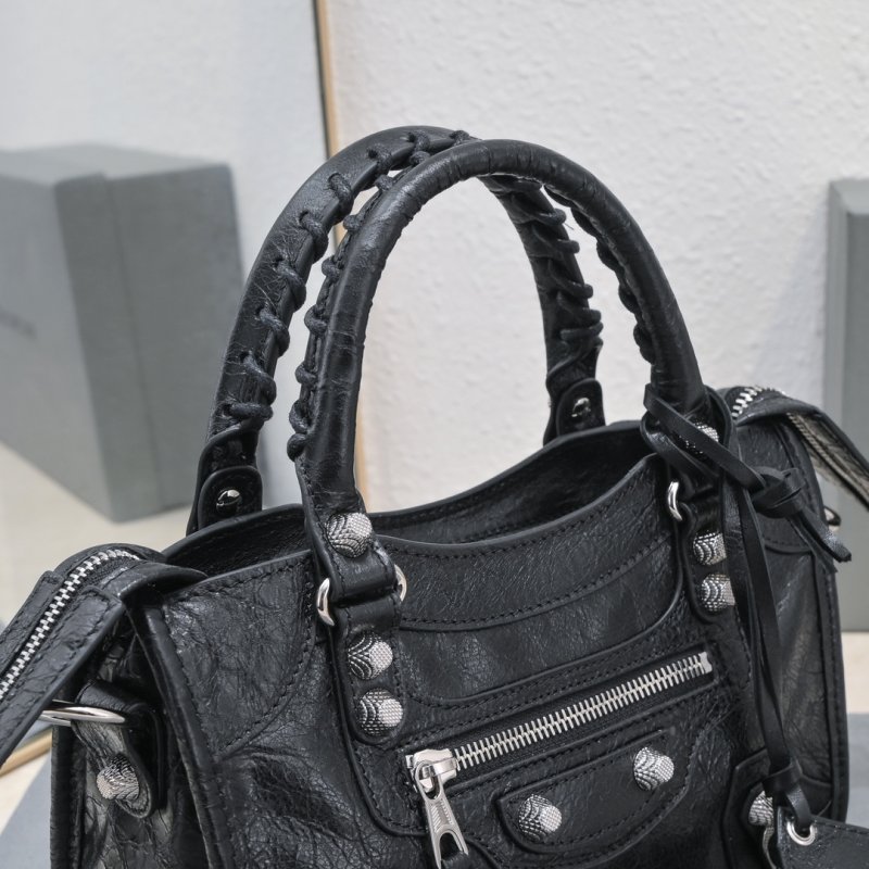 Сумка Le City Mini кожаная 24 см фото 8