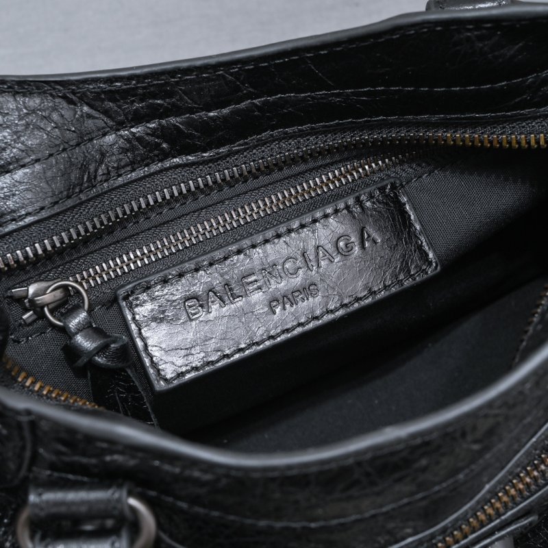 Сумка Le City Mini кожаная 24 см фото 8