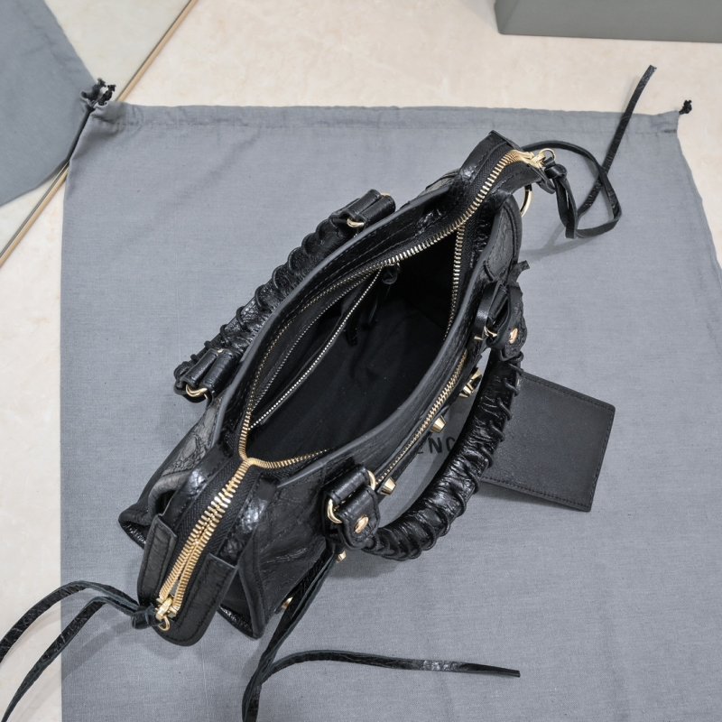 Сумка Le City Mini кожаная 24 см фото 8