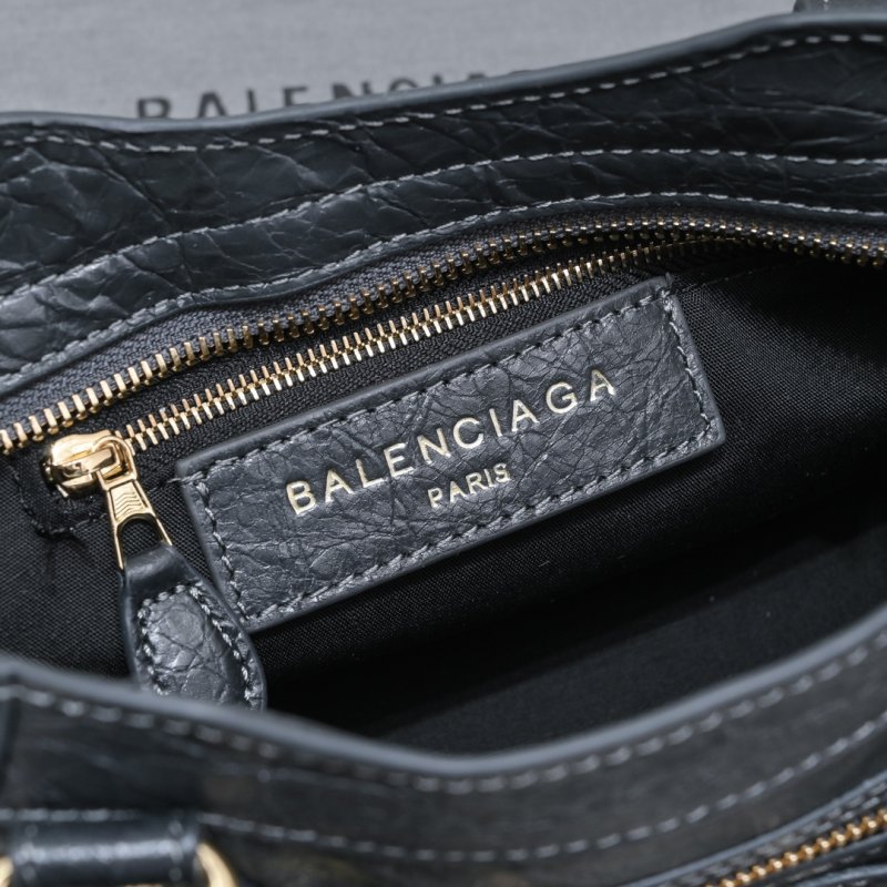 Сумка Le City Mini кожаная 24 см фото 9