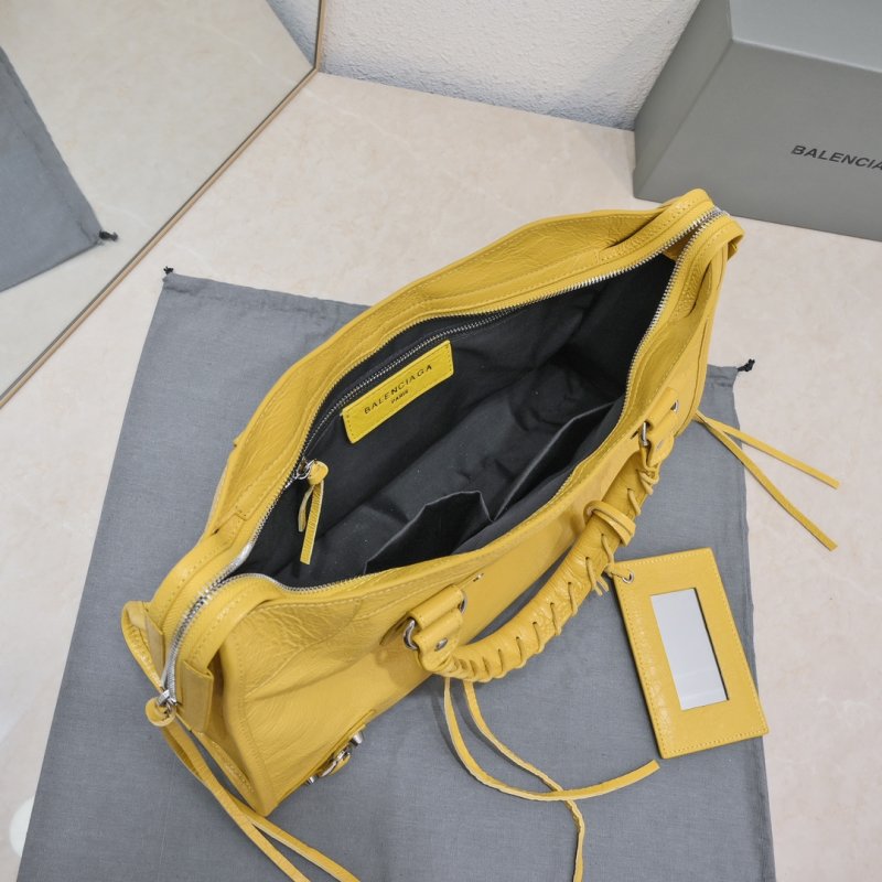 Сумка Le City Small кожаная 30 см фото 4