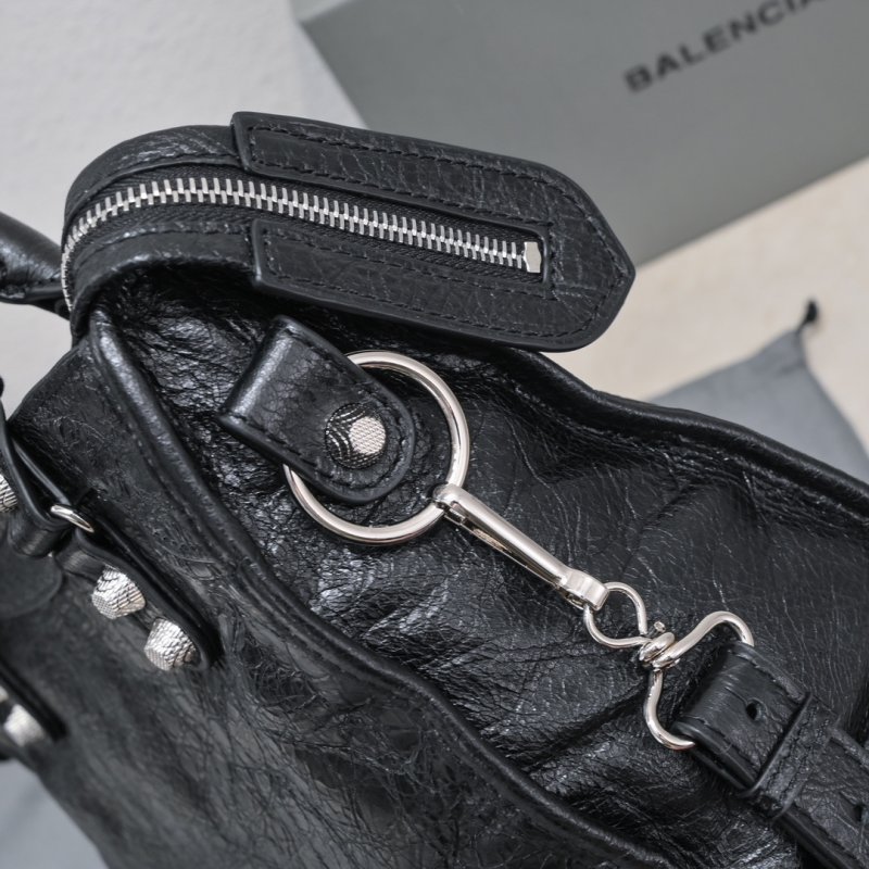 Сумка Le City Small кожаная 30 см фото 4