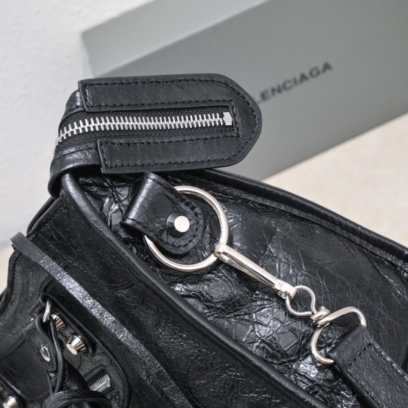 Сумка Le City Small кожаная 30 см фото 4