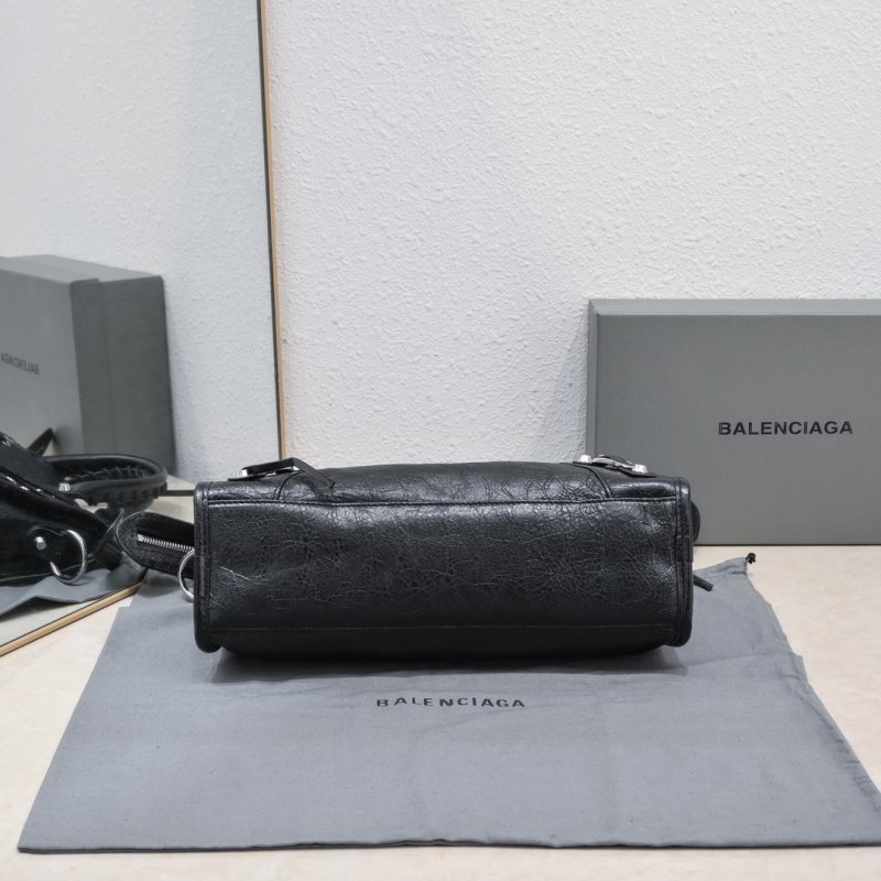 Сумка Le City Small кожаная 30 см фото 4