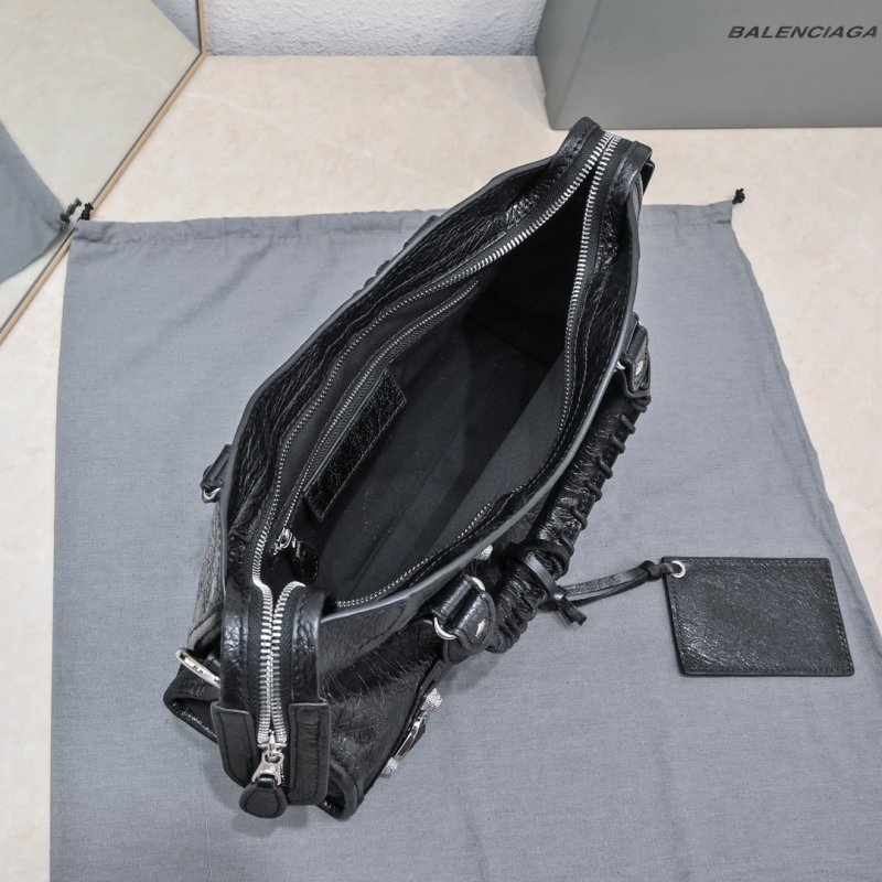 Сумка Le City Small кожаная 30 см фото 6