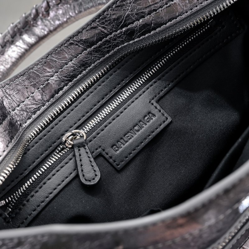 Сумка Le City Small кожаная 30 см фото 7