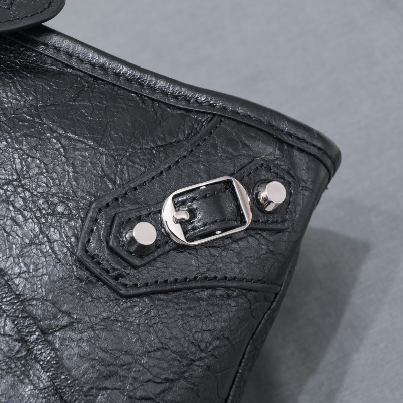 Сумка Le City Small кожаная 30 см фото 7