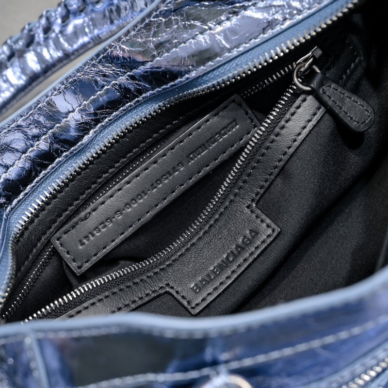 Сумка Le City Small кожаная 30 см фото 8